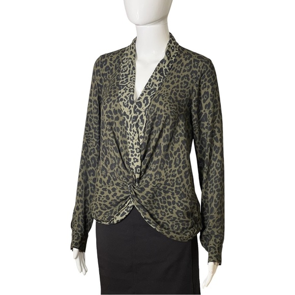 Express Women Size XS Blouse Green Black Animal Print Twist Front Long Sleeve - Picture 1 of 14